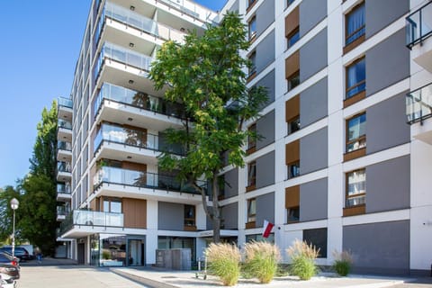 Property building, Street view, Location