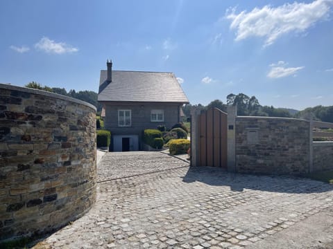 Property building, Facade/entrance