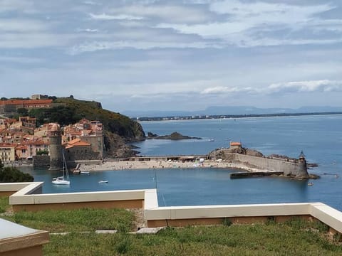 Beach, Sea view, Swimming pool, Parking, air conditioner