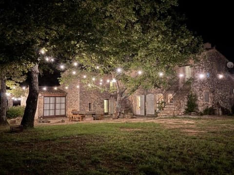 La Bastide des Chênes Lacoste Villa in Lacoste