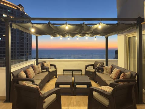 Patio, Natural landscape, View (from property/room), Balcony/Terrace, Seating area, Sea view, Sunrise