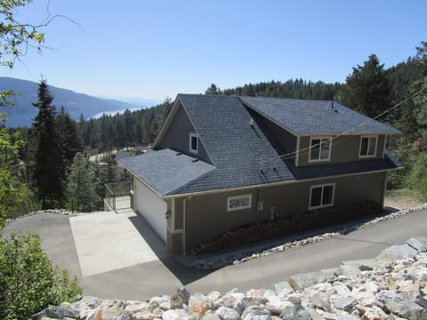 Property building, Natural landscape, Bird's eye view, View (from property/room), View (from property/room), Garden view, Garden view, Lake view, Lake view, Landmark view, Landmark view, Mountain view, Mountain view, Street view, Street view, Quiet street view