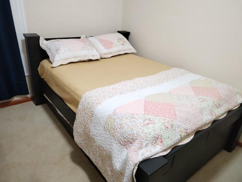 Miah Accommodation Vacation rental in Galesburg