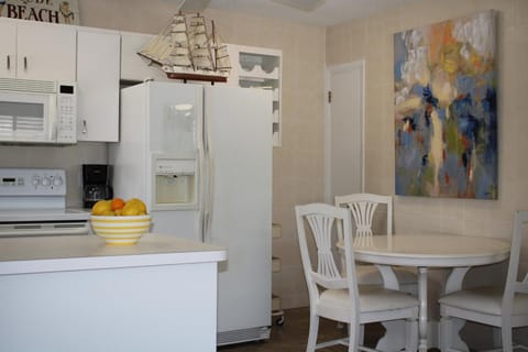 Gulfside Resort. Unit 3 Apartment hotel in Saint Pete Beach