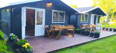 Property building, Patio, Balcony/Terrace