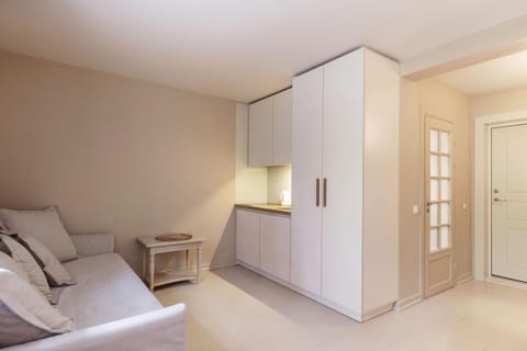 Bed, Kitchen or kitchenette, wardrobe