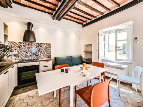 Property building, Kitchen or kitchenette, Living room