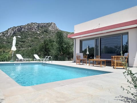 Natural landscape, Mountain view, Pool view, Swimming pool