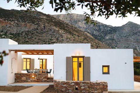Property building, Day, Natural landscape, Mountain view