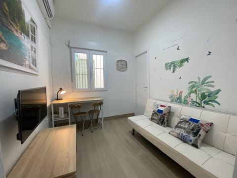 TV and multimedia, Living room, Dining area