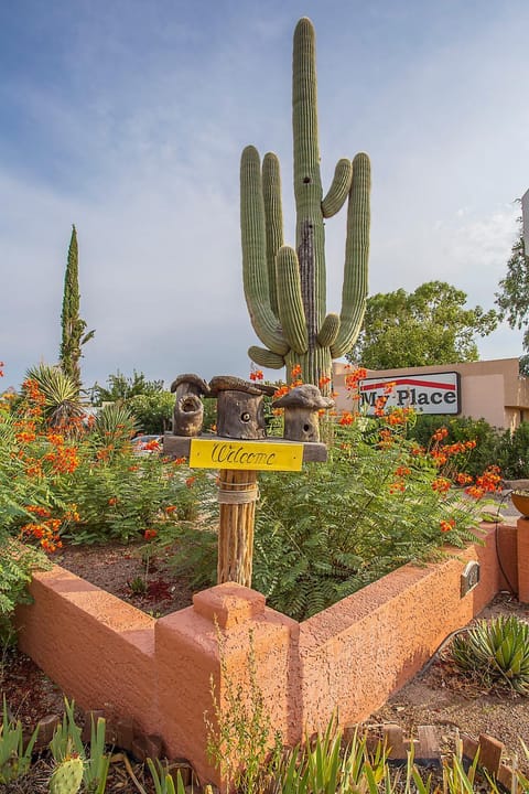 Property logo or sign, Garden