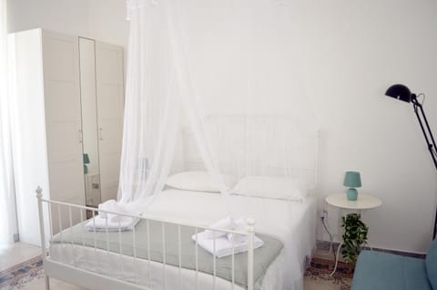 Bed, Photo of the whole room, Bedroom, towels, wardrobe, air conditioner