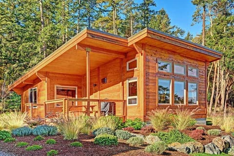 Snug Harbor Resort and Marina Chalet in San Juan Island