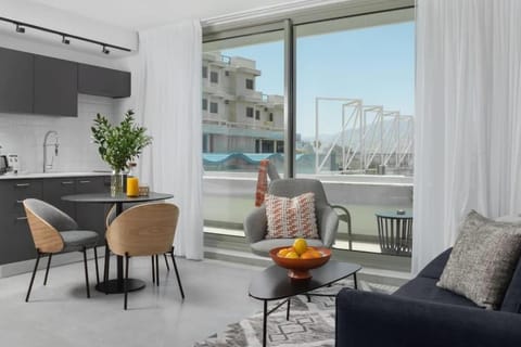 View (from property/room), Balcony/Terrace, Seating area, Dining area