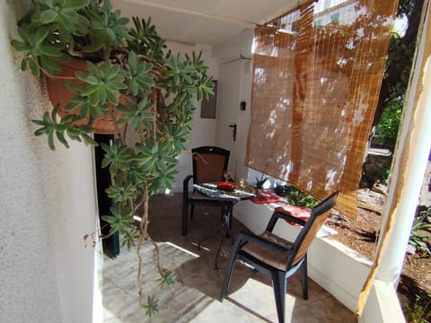 Facade/entrance, Balcony/Terrace