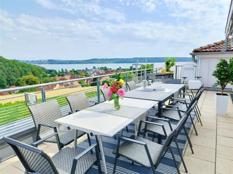 BBQ facilities, Balcony/Terrace, Dining area