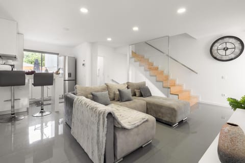 TV and multimedia, Living room, Seating area