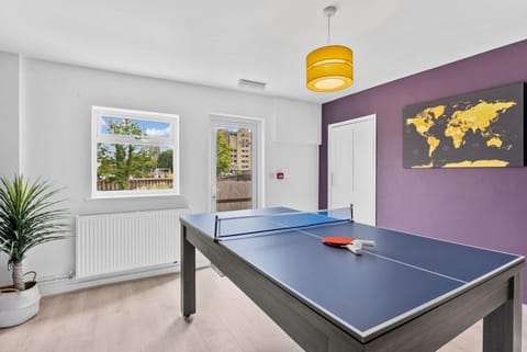 Pristine House - Sleeps 10 - Amazing Location Apartment in Ipswich