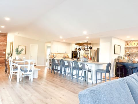 Group House Sleeps 26 THE ATTIC - 2 Miles to Cedar Point House in Sandusky