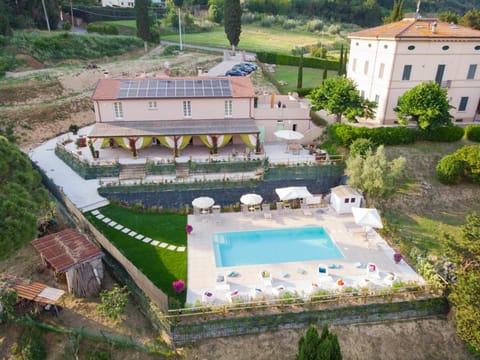 Property building, Day, Garden, Pool view, Swimming pool, sunbed