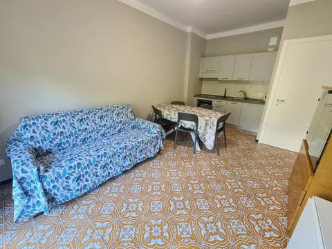 Kitchen or kitchenette, Living room, Seating area