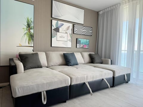 Luxury 2 bedroom with ocean view Apartment in Hollywood Beach