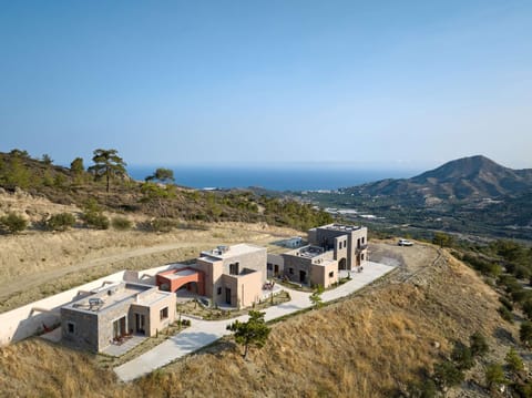 Property building, Day, Neighbourhood, Natural landscape, Mountain view, Sea view