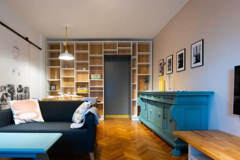 Living room, Photo of the whole room, Seating area