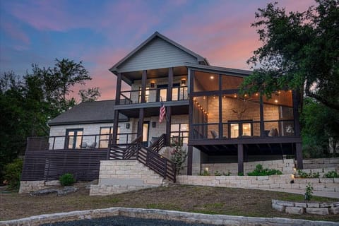 Vista Grande - Beautiful Views & Lake Access House in Lake Austin