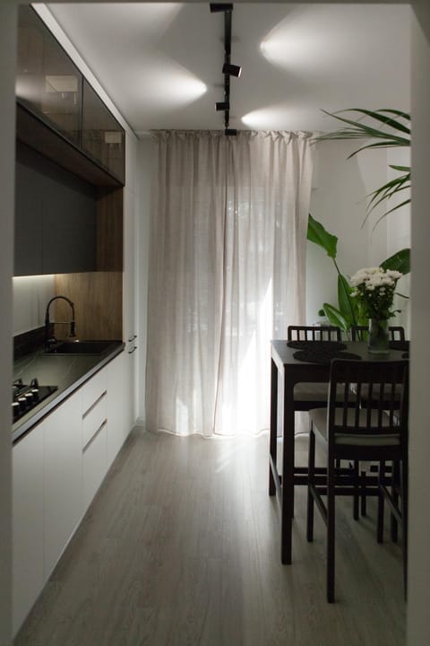 Kitchen or kitchenette, Dining area, pet friendly, stove