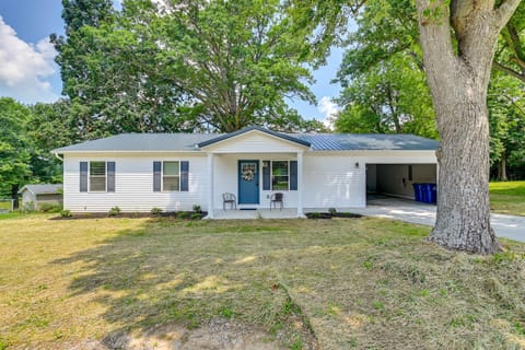 Serene Dry Ridge Vacation Rental with Nearby Fishing House in Williamstown