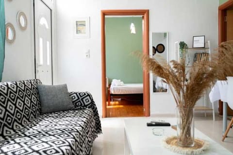 Bed, Living room, Photo of the whole room, Seating area, Bedroom