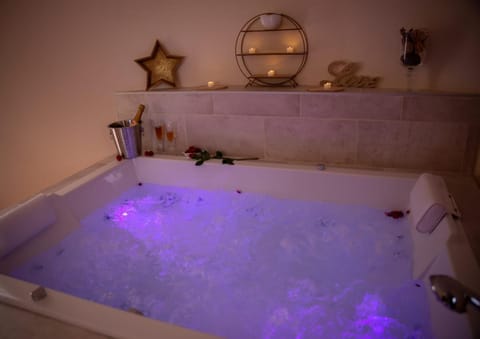 Hot Tub, Spa and wellness centre/facilities, Bath
