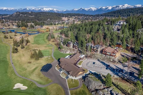 4 king beds w ensuites Double the Living Space! Hotel in Bigfork