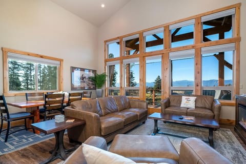 4 king beds w ensuites Double the Living Space! Hotel in Bigfork