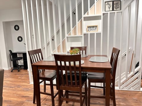 Living room, Seating area, Dining area