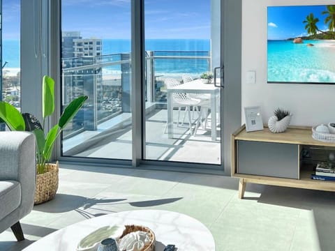 View (from property/room), Living room, Seating area, Lake view, Sea view