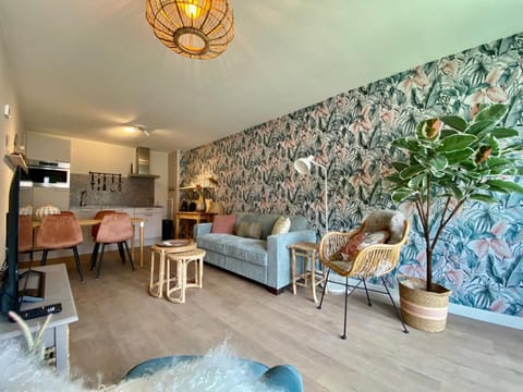 Kitchen or kitchenette, Living room, Seating area, Dining area