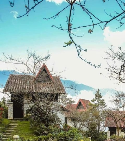 Property building, Day, Natural landscape