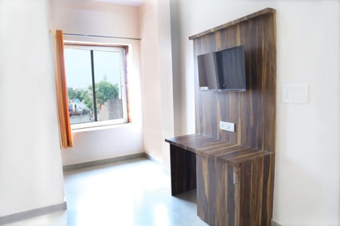 Communal lounge/ TV room, Balcony/Terrace