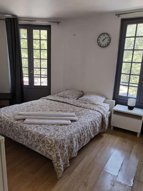 Studio Saint-Jacques Apartment in Paris