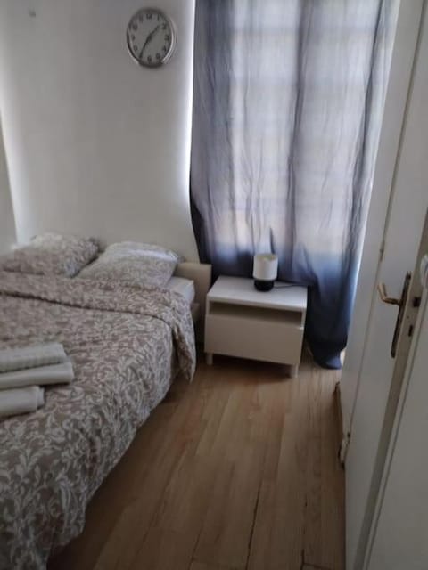 Studio Saint-Jacques Apartment in Paris