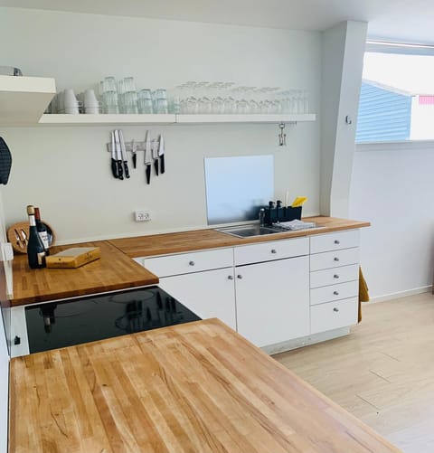 Dining area, kitchen