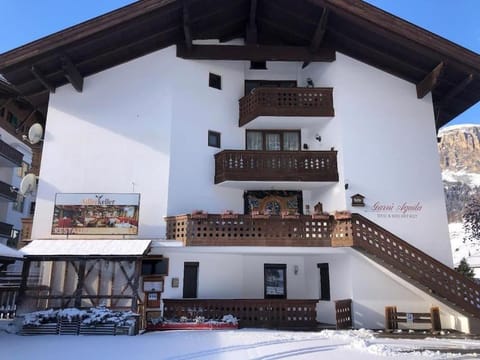 Property building, Balcony/Terrace