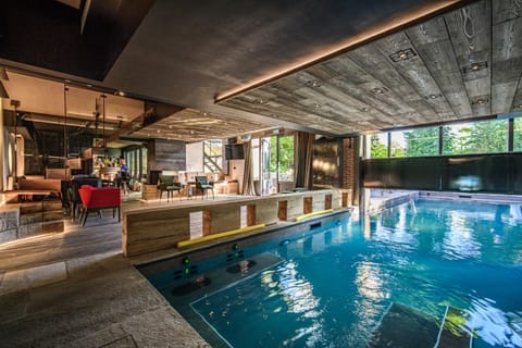 Hot Tub, Swimming pool