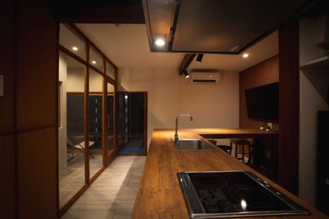 Dining area, kitchen