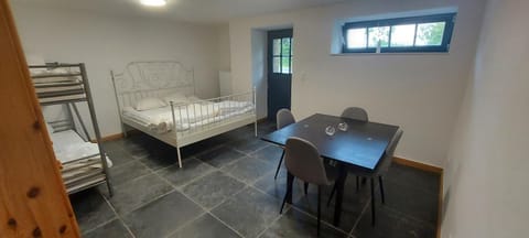 Bed, Photo of the whole room, Dining area, Bedroom, hair dresser