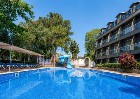 Property building, Swimming pool