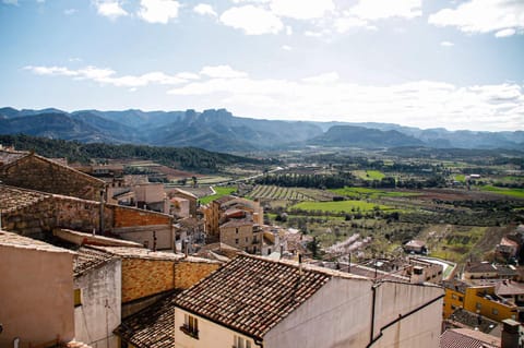 Nearby landmark, Natural landscape, View (from property/room), Landmark view, Mountain view