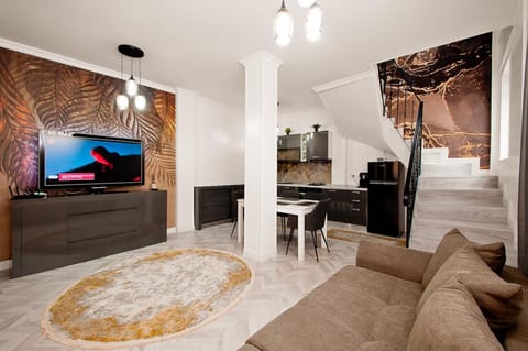 TV and multimedia, Dining area
